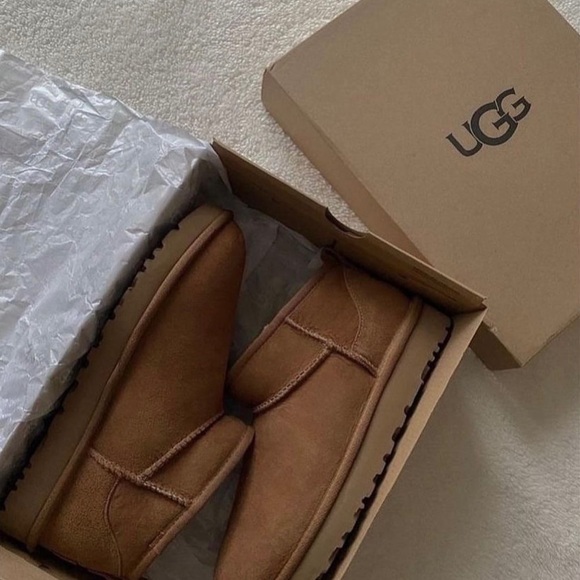 NWT UGG ULTRA MINI CLASSIC BOOTS Shoes - Picture 9 of 15